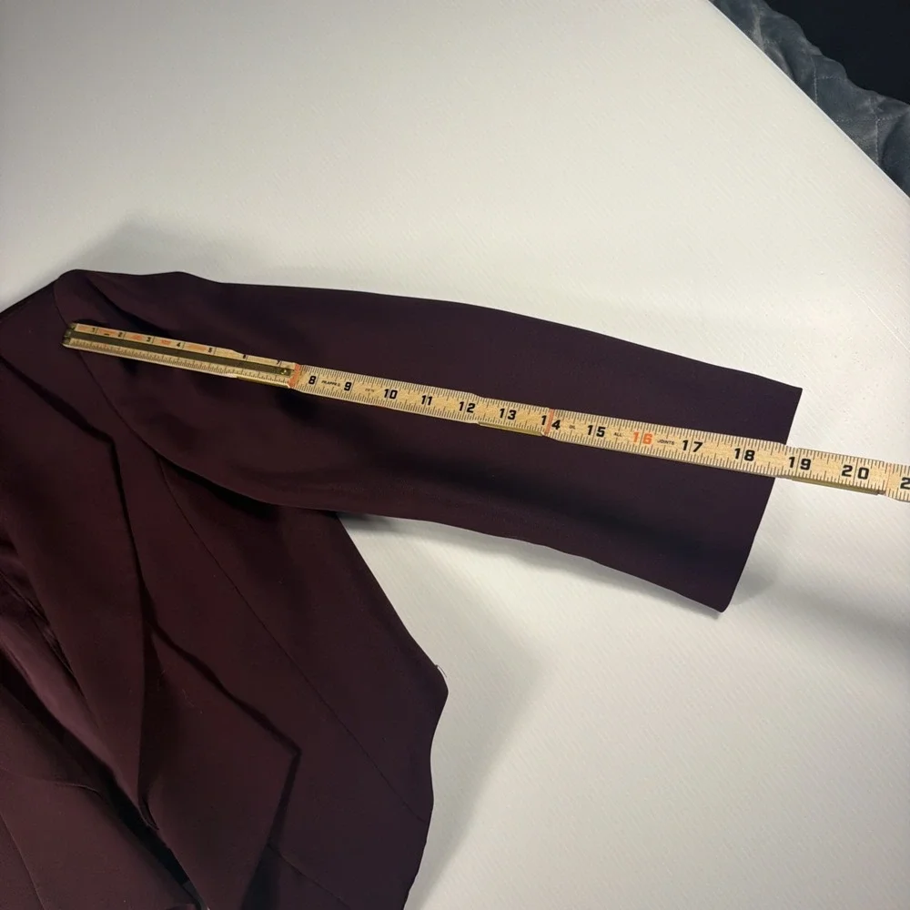 Tahari Arthur S. Levine Women's Burgundy Blazer Jacket Size 4 Career